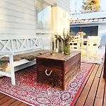 Nordic In With A Private Sledding Hill, Sauna & Cozy Family *