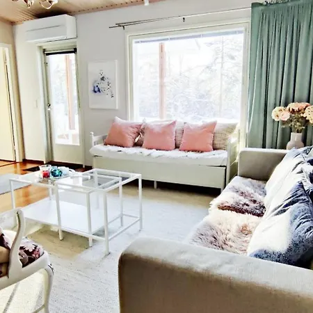 Villa Nordic Villa In Rovaniemi With A Private Sledding Hill, Sauna & Cozy Family Stay *