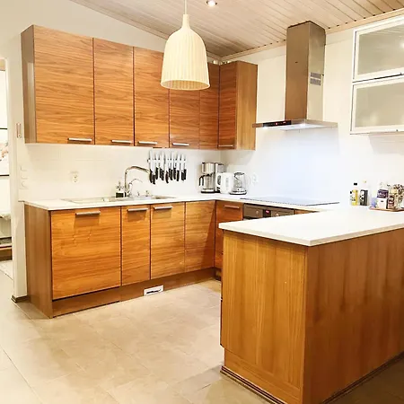Nordic In With A Private Sledding Hill, Sauna & Cozy Family Villa Rovaniemi