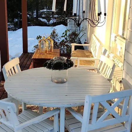 Nordic Villa In Rovaniemi With A Private Sledding Hill, Sauna & Cozy Family Stay Villa *