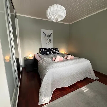 Nordic Villa In Rovaniemi With A Private Sledding Hill, Sauna & Cozy Family Stay Villa *