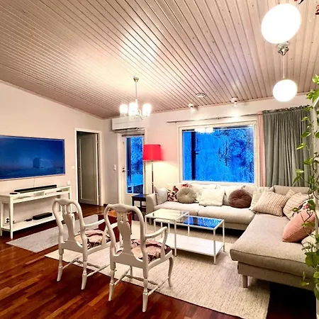 Nordic Villa In Rovaniemi With A Private Sledding Hill, Sauna & Cozy Family Stay Villa *