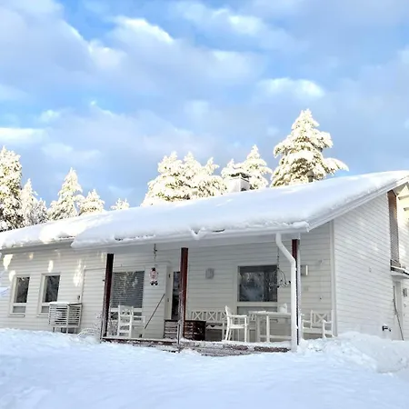 Nordic In With A Private Sledding Hill, Sauna & Cozy Family Huvilat