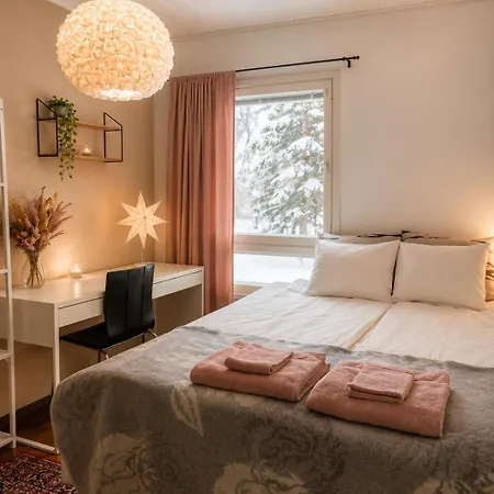 Villa Nordic In With A Private Sledding Hill, Sauna & Cozy Family Rovaniemi