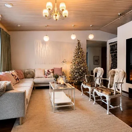 Nordic In With A Private Sledding Hill, Sauna & Cozy Family Villa *