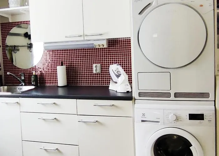 Nordic In With A Private Sledding Hill, Sauna & Cozy Family * Rovaniemi