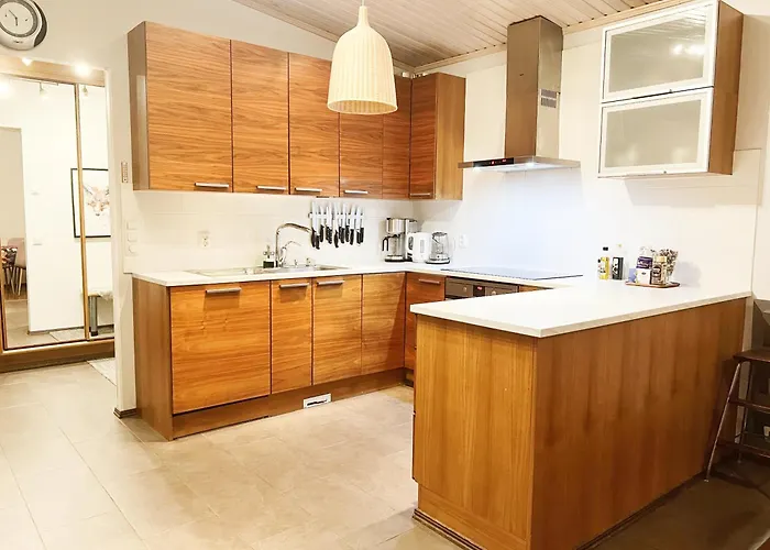 Nordic In With A Private Sledding Hill, Sauna & Cozy Family Villa Rovaniemi