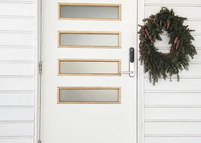 Villa Nordic In With A Private Sledding Hill, Sauna & Cozy Family Rovaniemi