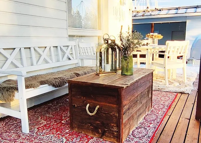 Nordic In With A Private Sledding Hill, Sauna & Cozy Family *