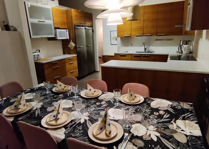 Villa Nordic In With A Private Sledding Hill, Sauna & Cozy Family Rovaniemi