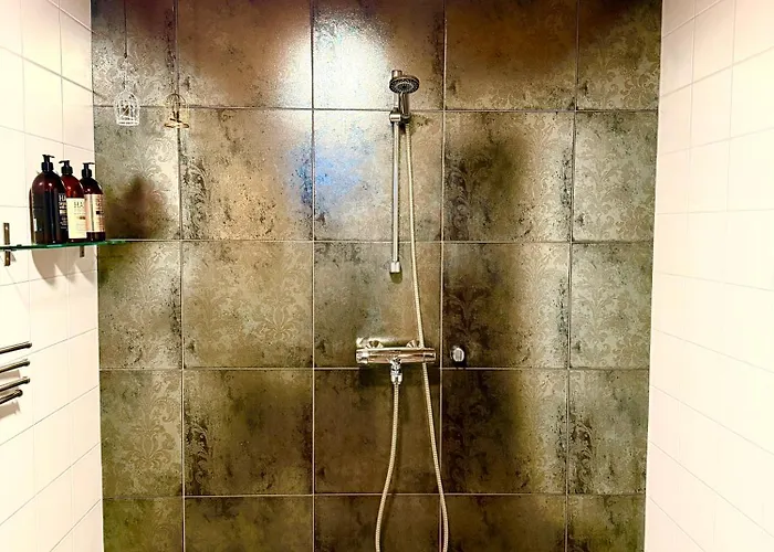 Nordic In With A Private Sledding Hill, Sauna & Cozy Family Villa *